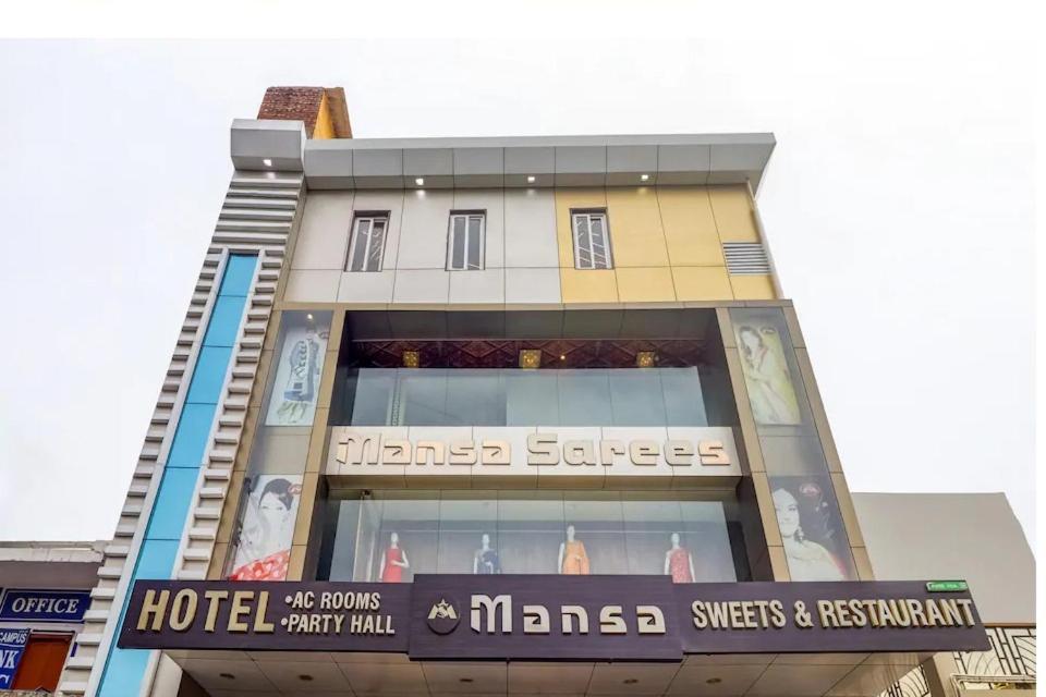 Hotel Mansa Kanpur Buitenkant foto