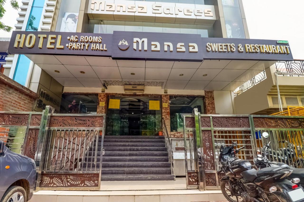 Hotel Mansa Kanpur Buitenkant foto