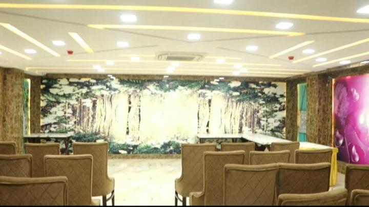 Hotel Mansa Kanpur Buitenkant foto
